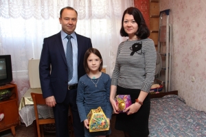НОВОГОДНЕЕ ЧУДО ДЛЯ МАЛЕНЬКОЙ СОНИ НОВОГОДНЕЕ ЧУДО ДЛЯ МАЛЕНЬКОЙ СОНИ